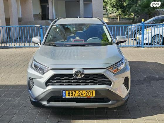 טויוטה RAV4 ארוך Evolve אוט' 2.0 (175 כ''ס) בנזין 2019 למכירה בכפר סבא