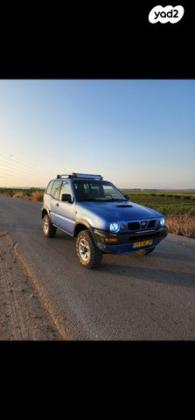 ניסאן טראנו קצר 4X4 SR ידני דיזל 2.7 (125 כ''ס) דיזל 1998 למכירה בערוגות