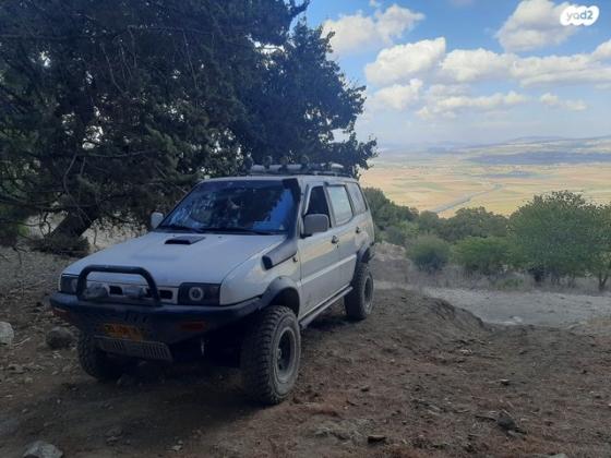 ניסאן טראנו ארוך 4X4 ידני 2.4 (124 כ''ס) בנזין 1996 למכירה ברכסים