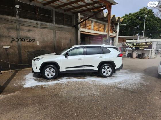 טויוטה RAV4 הייבריד E-xperience הייבריד 5 דל' אוט' 2.5 (178 כ''ס) בנזין 2021 למכירה בנתיבות