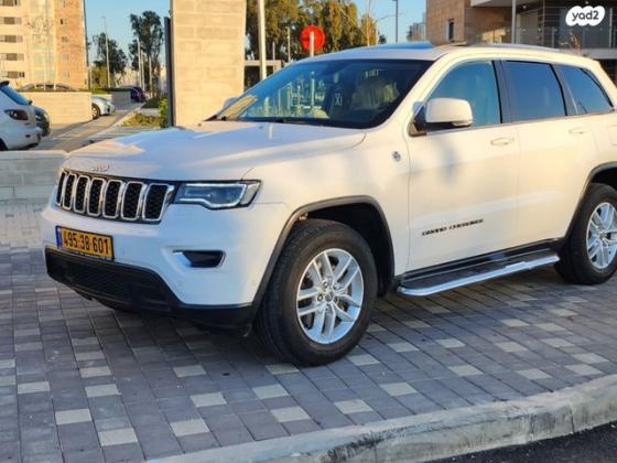 ג'יפ / Jeep גרנד צ'ירוקי 4X4 Laredo + SR אוט' 3.6 (282 כ''ס) בנזין 2018 למכירה בחיפה