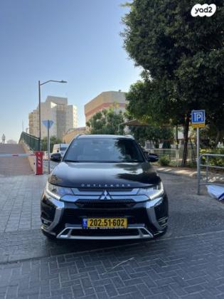 מיצובישי אאוטלנדר PHEV 4X4 Luxury הייבריד אוט' 5 מק' 2.4 (135 כ''ס) היברידי חשמל / בנזין 2020 למכירה בראשון לציון