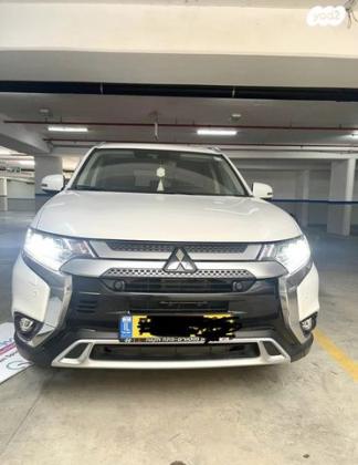 מיצובישי אאוטלנדר Premium אוט' 7 מק' 2.0 (150 כ''ס) בנזין 2019 למכירה בראש העין