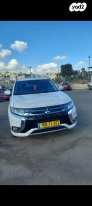 מיצובישי אאוטלנדר PHEV 4X4 Luxury הייבריד אוט' 5 מק' 2.0 (121 כ"ס) היברידי חשמל / בנזין 2018 למכירה בחיפה