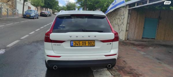 וולוו XC60 4X4 B5 Momentum הייבריד אוט' 2.0 (250 כ''ס) בנזין 2020 למכירה בראש העין