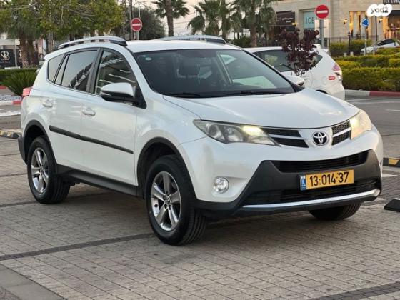 טויוטה RAV4 ארוך 4X4 Premium אוט' 2.0 (151 כ''ס) בנזין 2016 למכירה בירכא