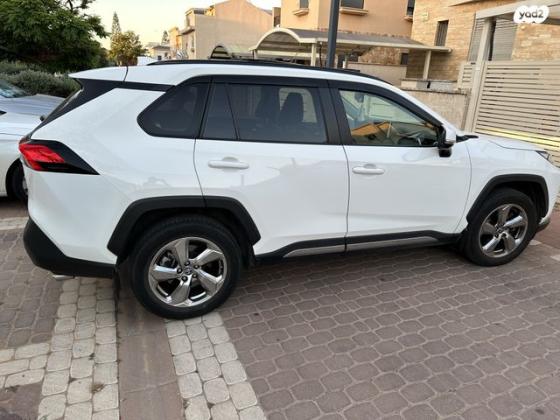 טויוטה RAV4 ארוך Extreme אוט' 2.0 (175 כ''ס) בנזין 2021 למכירה בראשון לציון