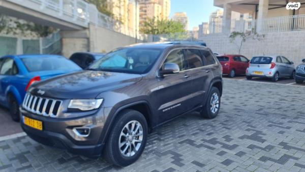 ג'יפ / Jeep גרנד צ'ירוקי 4X4 Laredo + SR אוט' 3.6 (282 כ''ס) בנזין 2016 למכירה בפתח תקווה