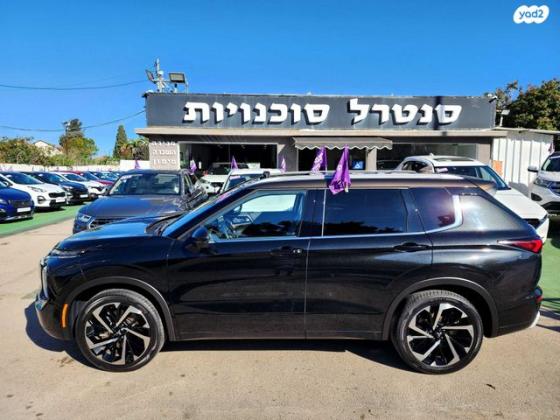 מיצובישי אאוטלנדר Luxury TTH אוט' 7 מק' 2.5 (181 כ"ס) בנזין 2022 למכירה בכפר יונה