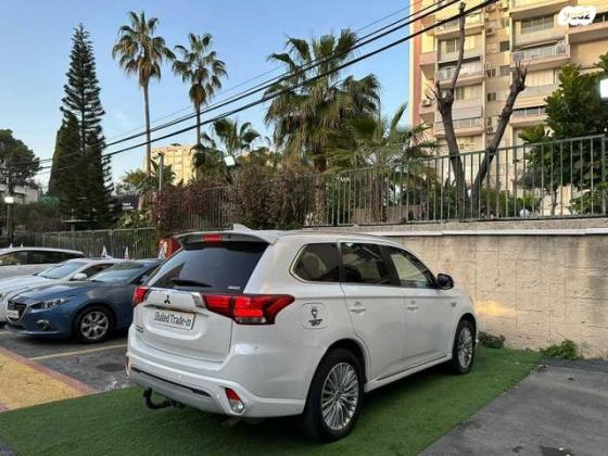 מיצובישי אאוטלנדר PHEV 4X4 Supreme הייבריד אוט' 5 מק' 2.4 (135 כ''ס) היברידי חשמל / בנזין 2020 למכירה ברמת גן