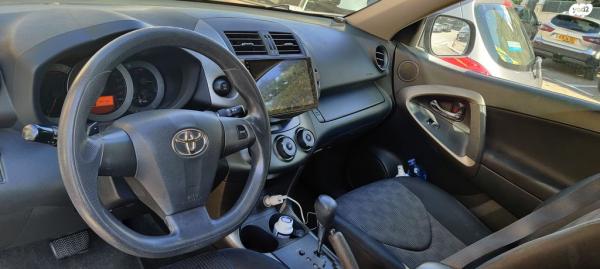 טויוטה RAV4 ארוך 4X4 GLI אוט' 2.0 (158 כ''ס) בנזין 2009 למכירה בחיפה