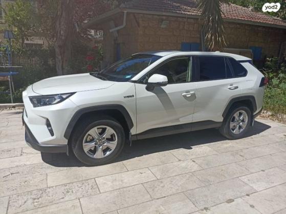 טויוטה RAV4 הייבריד E-xperience הייבריד 5 דל' אוט' 2.5 (178 כ''ס) בנזין 2022 למכירה בירושלים