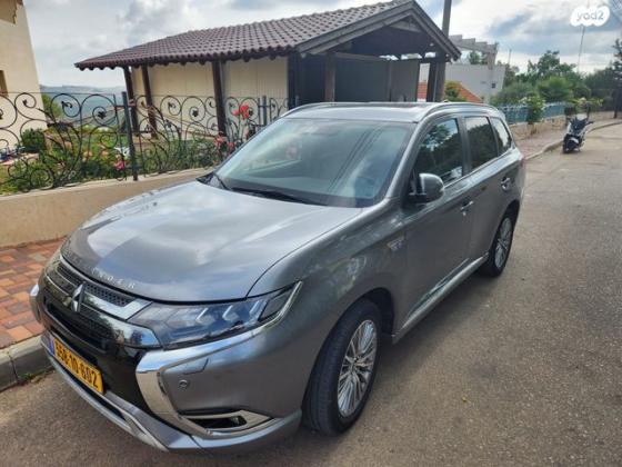 מיצובישי אאוטלנדר PHEV 4X4 Luxury הייבריד אוט' 5 מק' 2.4 (135 כ''ס) היברידי חשמל / בנזין 2021 למכירה בנופים