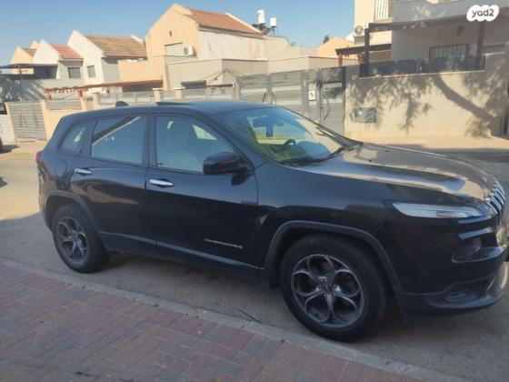 ג'יפ / Jeep צ'ירוקי Sport אוט' 2.4 (177 כ''ס) בנזין 2015 למכירה בבאר שבע