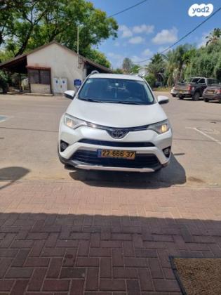 טויוטה RAV4 ארוך 4X4 Premium אוט' 2.0 (151 כ''ס) בנזין 2016 למכירה בראש העין