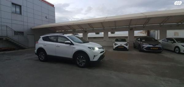 טויוטה RAV4 הייבריד Premium הייבריד אוט' 2.5 (155 כ''ס) בנזין 2017 למכירה בפרדס חנה כרכור