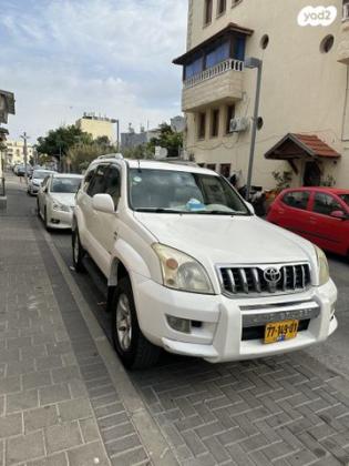 טויוטה לנד קרוזר ארוך 4X4 Luxury אוט' דיזל 8 מק' 3.0 (166 כ''ס) דיזל 2005 למכירה בתל אביב יפו