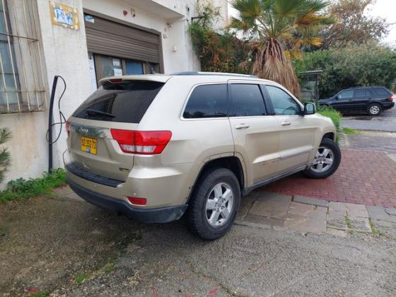 ג'יפ / Jeep גרנד צ'ירוקי 4X4 Laredo אוט' 3.6 (282 כ''ס) בנזין 2011 למכירה בחולון