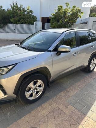 טויוטה RAV4 ארוך 4X2 Experience אוט' 2.0 (175 כ''ס) בנזין 2020 למכירה בבאר שבע