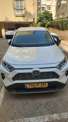 טויוטה RAV4 ארוך 4X4 Explore אוט' 2.0 (175 כ''ס) בנזין 2019 למכירה בתל אביב יפו