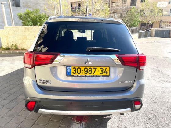 מיצובישי אאוטלנדר Premium אוט' 7 מק' 2.0 (150 כ''ס) בנזין 2015 למכירה בירושלים