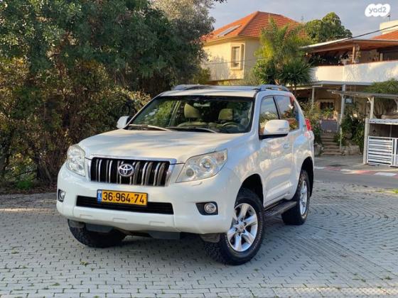 טויוטה לנד קרוזר קצר 4X4 Select 60th אוט' דיזל 3.0 (190 כ''ס) דיזל 2011 למכירה בנתניה