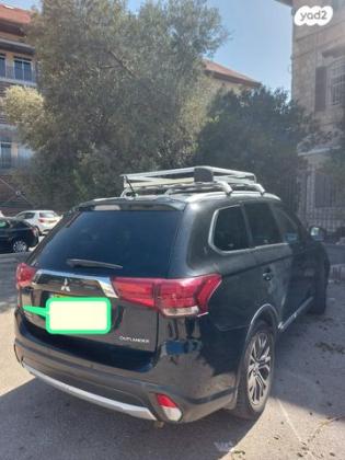 מיצובישי אאוטלנדר Premium אוט' 7 מק' 2.0 (150 כ''ס) בנזין 2017 למכירה בחיפה