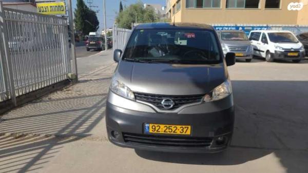 ניסאן NV200 Combi ידני דיזל 5 מק' 1.5 (90 כ''ס) דיזל 2017 למכירה בראש העין