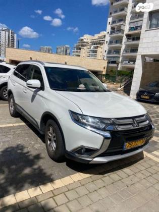 מיצובישי אאוטלנדר 4X4 Supreme אוט' 7 מק' 2.0 (150 כ"ס) בנזין 2016 למכירה בחיפה