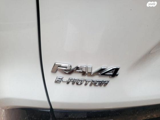 טויוטה RAV4 הייבריד E-motion Sky הייבריד אוט' 2.5 (178 כ''ס) בנזין 2019 למכירה בתל אביב יפו