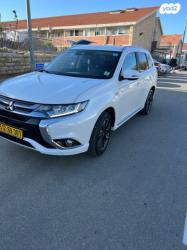 מיצובישי אאוטלנדר PHEV 4X4 Supreme הייבריד אוט' 5 מק' 2.0 (121 כ"ס) ה