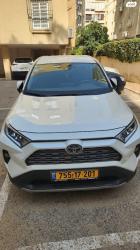 טויוטה RAV4 ארוך 4X4 Explore אוט' 2.0 (175 כ''ס) בנזין 2019 למכירה בתל 