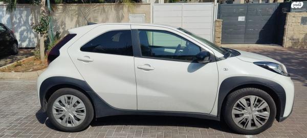 טויוטה אייגו קרוס (AYGO X) Pure הצ'בק 4X2 אוט' 1.0 (72 כ"ס) בנזין 2022 למכירה בראשון לציון