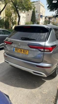 מיצובישי אאוטלנדר Luxury SE אוט' 7 מק' 2.5 (181 כ"ס) בנזין 2022 למכירה בפתח תקווה