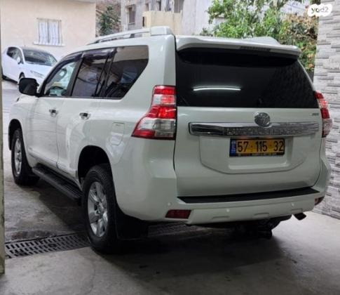 טויוטה לנד קרוזר ארוך 4X4 Luxury אוט' דיזל 7 מק' 3.0 (190 כ''ס) דיזל 2015 למכירה בנצרת