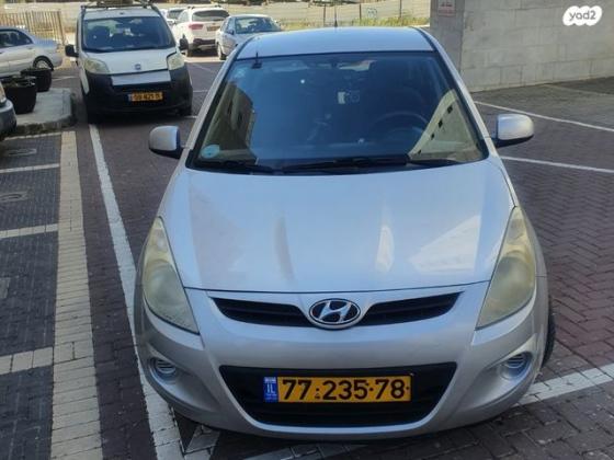 יונדאי i20 Instyle אוט' 1.4 (100 כ''ס) בנזין 2012 למכירה בחדרה