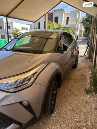 טויוטה C-HR Chic הייבריד אוט' 1.8 (98 כ"ס) בנזין 2021 למכירה בגדרה