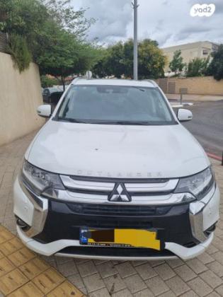 מיצובישי אאוטלנדר PHEV 4X4 Luxury הייבריד אוט' 5 מק' 2.0 (121 כ"ס) היברידי חשמל / בנזין 2018 למכירה בהרצליה