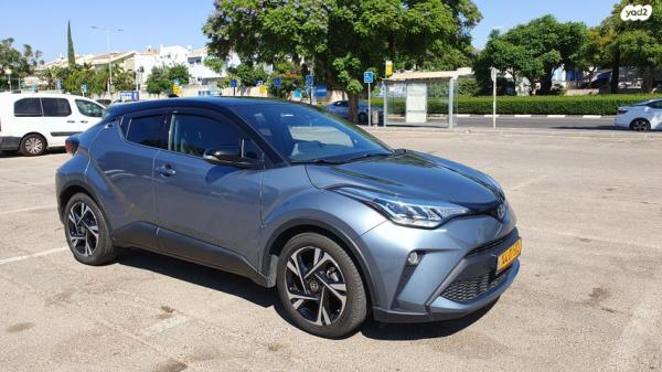 טויוטה C-HR Chic הייבריד אוט' 1.8 (98 כ"ס) בנזין 2022 למכירה בראשון לציון