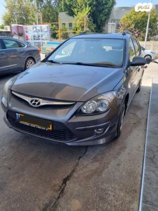 יונדאי i30CW Inspire סטיישן אוט' 1.6 (126 כ''ס) בנזין 2011 למכירה בחולון