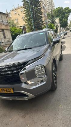 מיצובישי אאוטלנדר Luxury SE אוט' 7 מק' 2.5 (181 כ"ס) בנזין 2022 למכירה בפתח תקווה