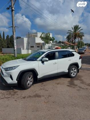 טויוטה RAV4 ארוך 4X2 Experience אוט' 2.0 (175 כ''ס) בנזין 2019 למכירה בתל מונד