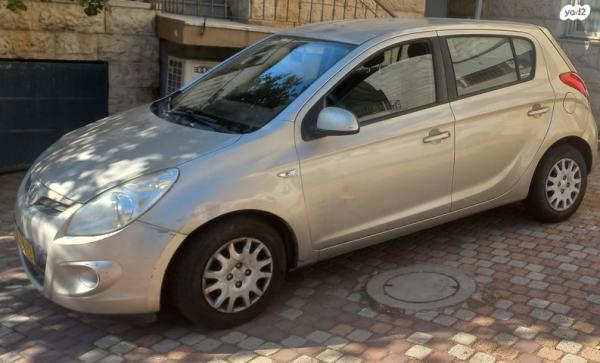 יונדאי i20 Instyle אוט' 1.4 (100 כ''ס) בנזין 2012 למכירה במודיעין מכבים רעות