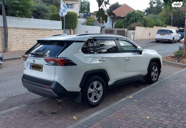 טויוטה RAV4 ארוך 4X2 Experience אוט' 2.0 (175 כ''ס) בנזין 2019 למכירה בתל מונד