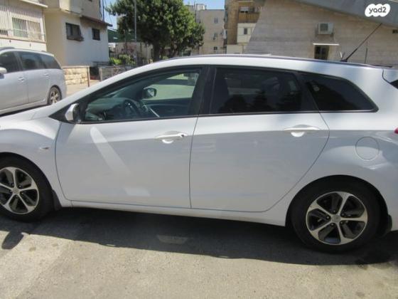 יונדאי i30 Inspire סטיישן אוט' 1.6 (135 כ"ס) בנזין 2016 למכירה בירושלים