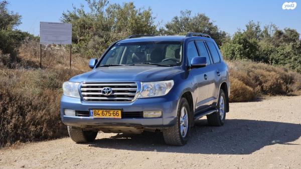 טויוטה לנד קרוזר V8 4X4 Luxury אוט' דיזל 4.5 (286 כ''ס) דיזל 2009 למכירה בחיפה