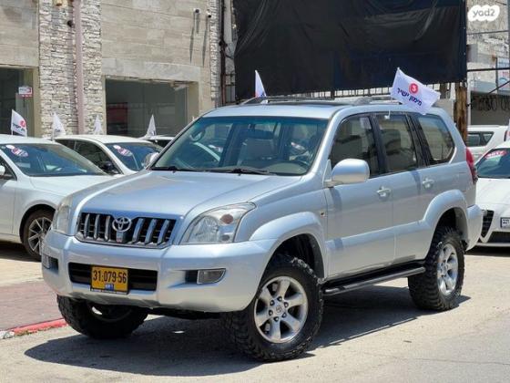 טויוטה לנד קרוזר ארוך 4X4 Luxury אוט' דיזל 8 מק' 3.0 (166 כ''ס) דיזל 2004 למכירה בנתניה