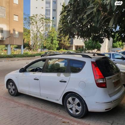 יונדאי i30CW Inspire סטיישן אוט' 1.6 (126 כ''ס) בנזין 2010 למכירה בבאר שבע