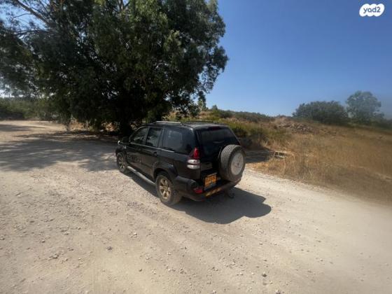 טויוטה לנד קרוזר ארוך 4X4 STD אוט' דיזל 8 מק' 3.0 (166 כ''ס) דיזל 2007 למכירה בהגושרים