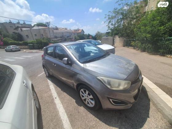 יונדאי i20 Inspire אוט' 1.4 (100 כ"ס) [2009-2015] בנזין 2012 למכירה בחיפה